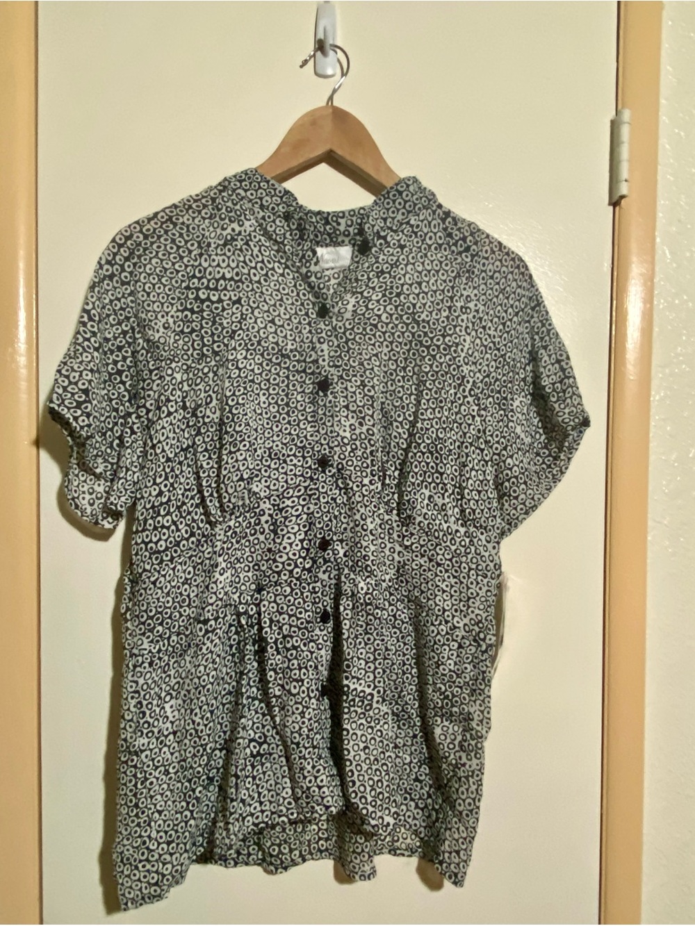 Women's Black and White Short Sleeve Blouse